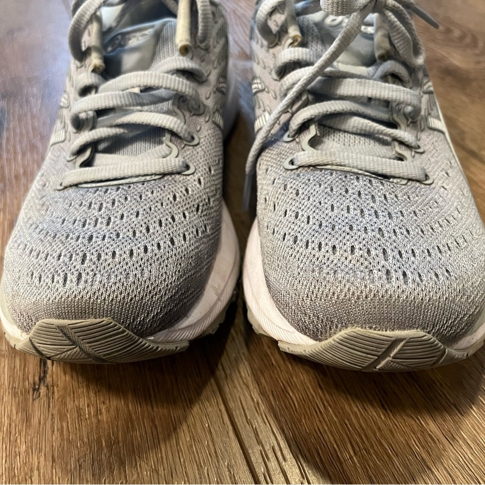 Women's ASICS Gel-Cumulus 22 - Sz7 - EUC